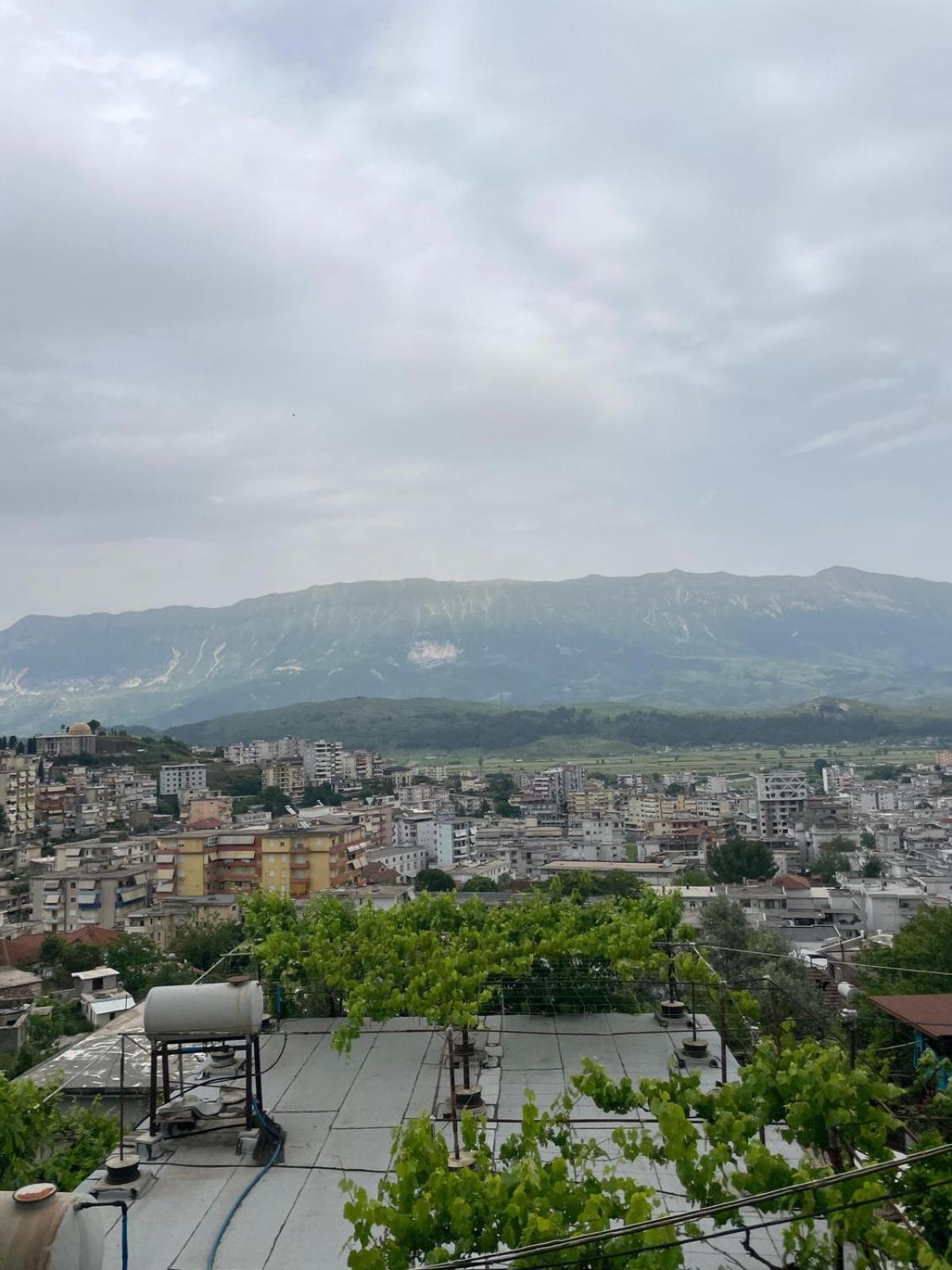 מלון Gjirokastër Bazzar 2 מראה חיצוני תמונה
